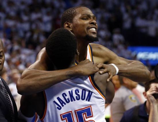 西蒙斯这样 西蒙斯这样